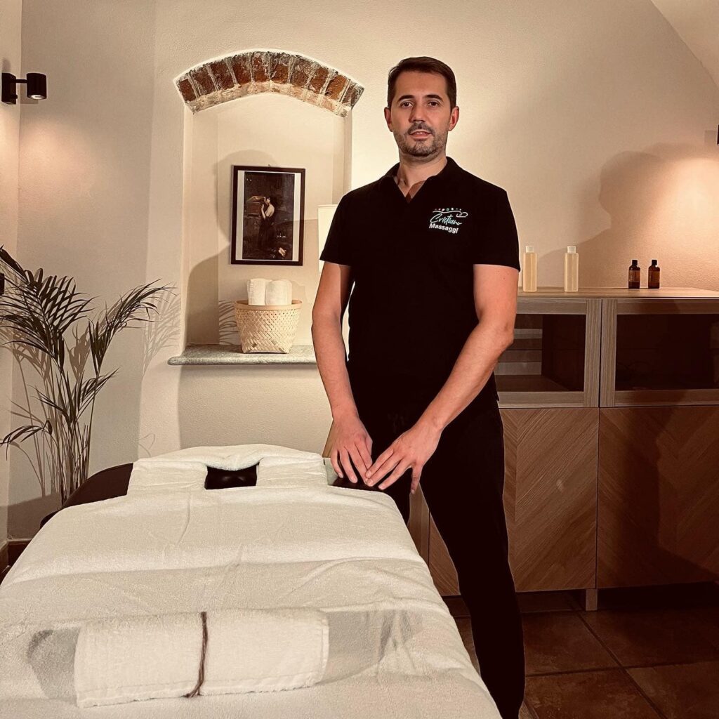 Cristiano Fomento massoterapista del benessere specializzato in massaggio decontratturante, linfodrenante, massaggio cervicale e massaggio sportivo